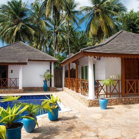 Pili Pili Ocean Blue Hotel Paje Bagian luar foto