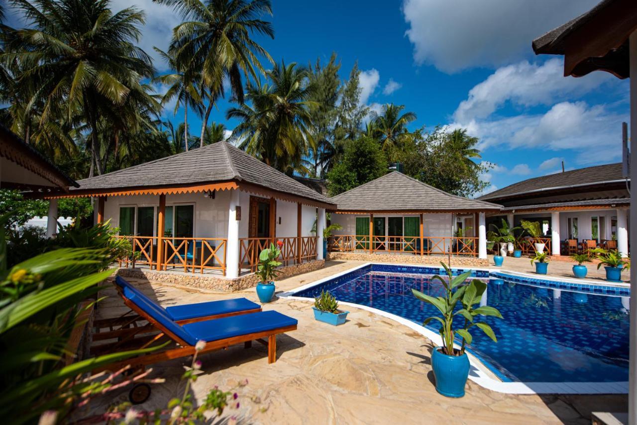 Pili Pili Ocean Blue Hotel Paje Bagian luar foto