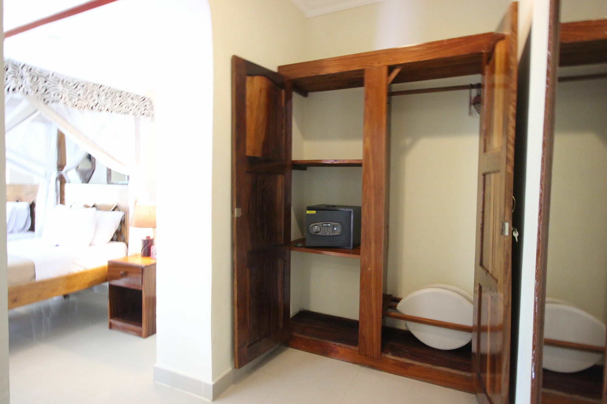 Pili Pili Ocean Blue Hotel Paje Bagian luar foto