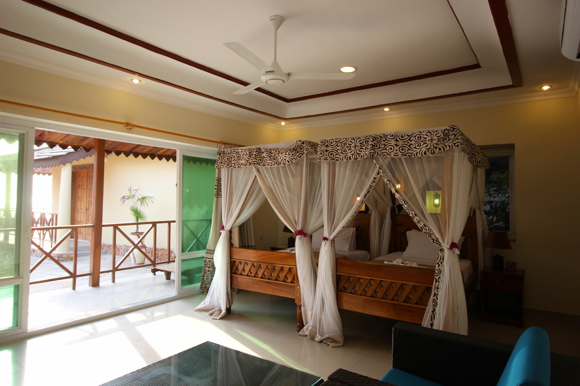 Pili Pili Ocean Blue Hotel Paje Bagian luar foto